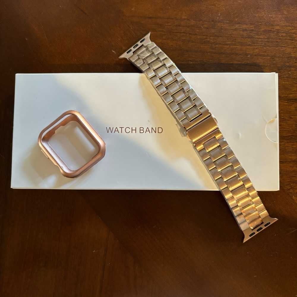 ⭐️SALE⭐️Rose gold Apple Watch band